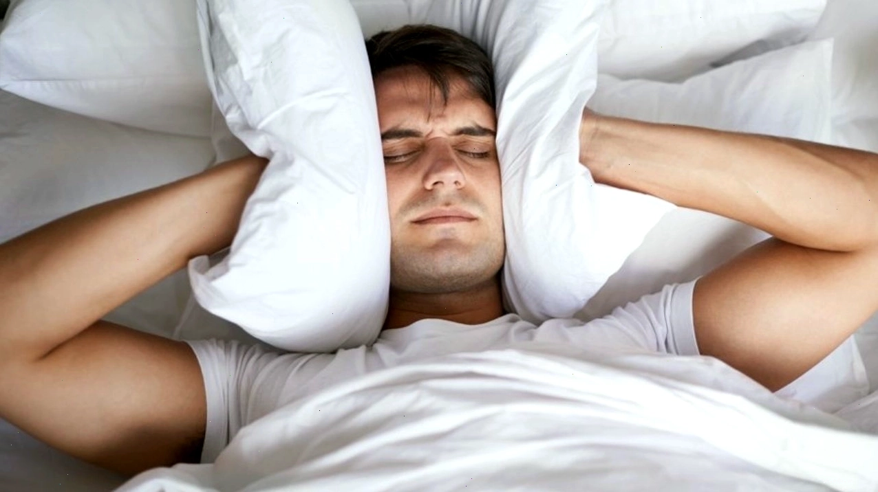 Sống ở gần môi trường ồn ào có thể khiến khả năng nghe của bạn kém hơn