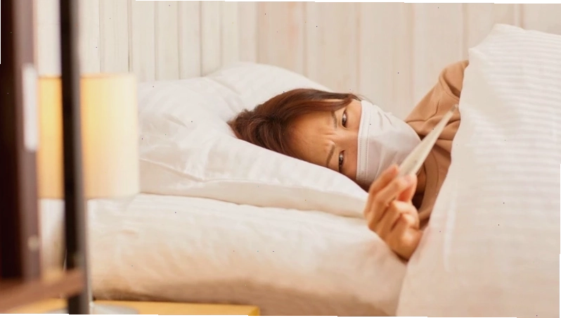 Sốt kéo dài là triệu chứng phổ biến