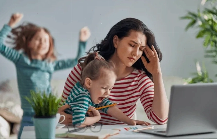 Stress tác động tiêu cực đến nang lông gây rụng lông mày