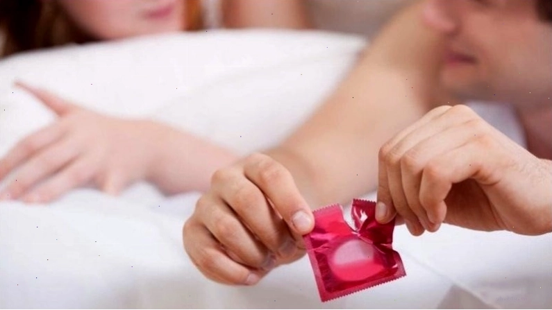Sử dụng bao cao su giúp phòng tránh bệnh lây truyền