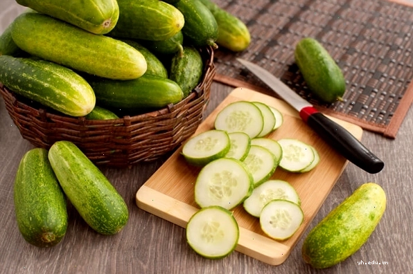 Sử dụng dưa chuột để dưỡng da tay