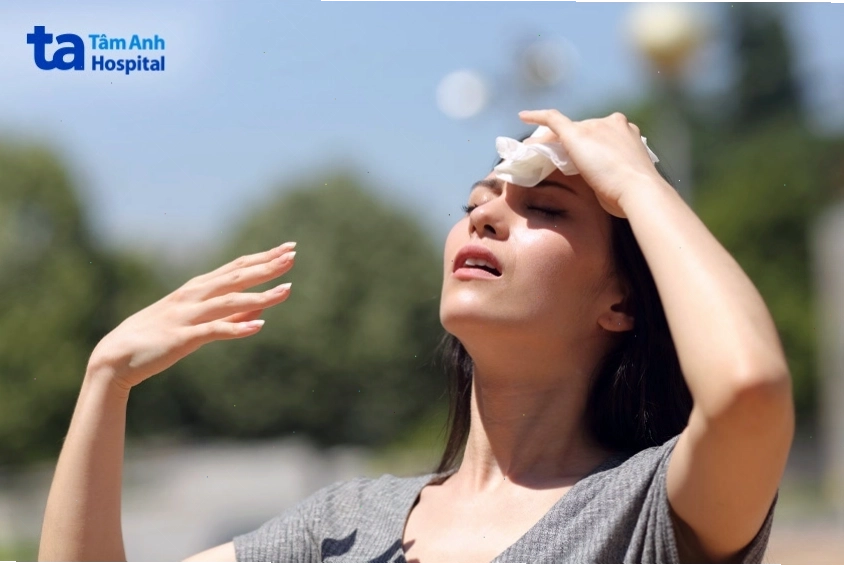 Tác động của nhiệt độ cao gây mất nước và hạ huyết áp