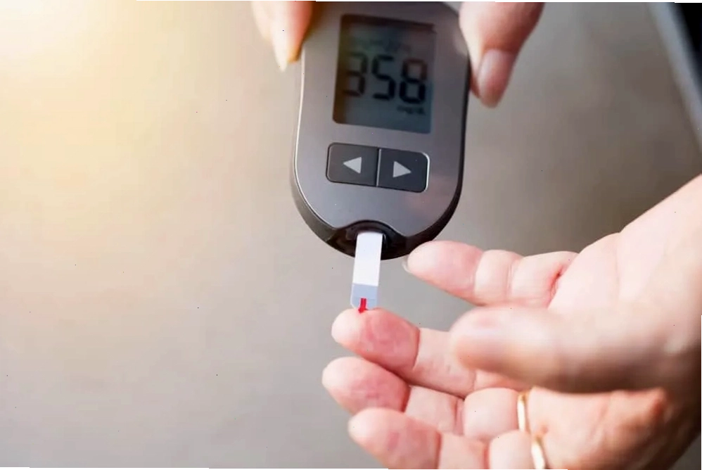 Tăng đường huyết là gì Triệu chứng và cách xử trí