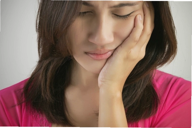 Tăng tiết nước bọt bất thường gây nhiều phiền phức cho người bệnh