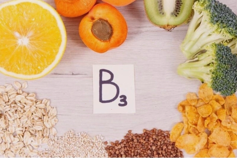 Thiếu vitamin B3 là một trong những nguyên nhân khiến da tay bị bong tróc