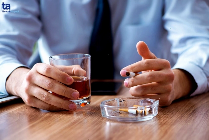 Thói quen hút thuốc lá gây hại nghiêm trọng dẫn đến viêm khớp