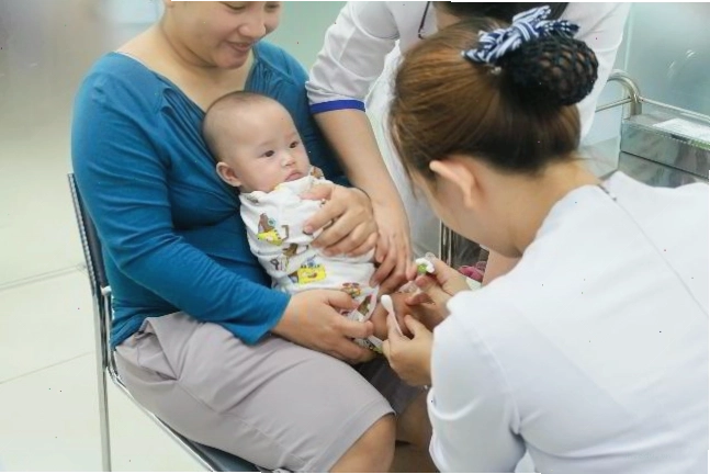 Tiêm vắc xin 5 trong 1 giúp tăng đề kháng tự nhiên cho trẻ nhỏ