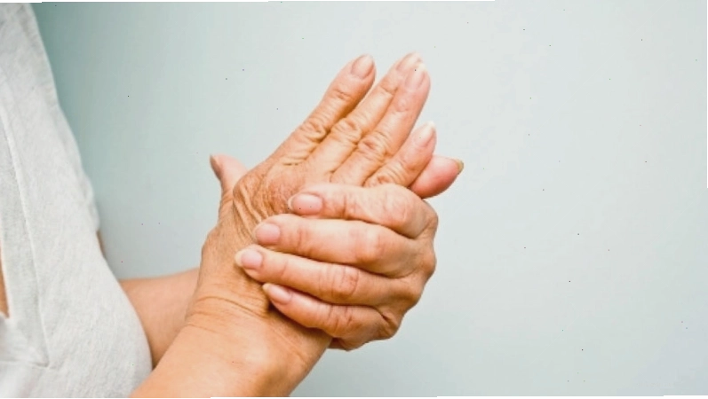 Tình trạng tê lòng bàn tay thường xuyên cần được thăm khám kỹ lưỡng