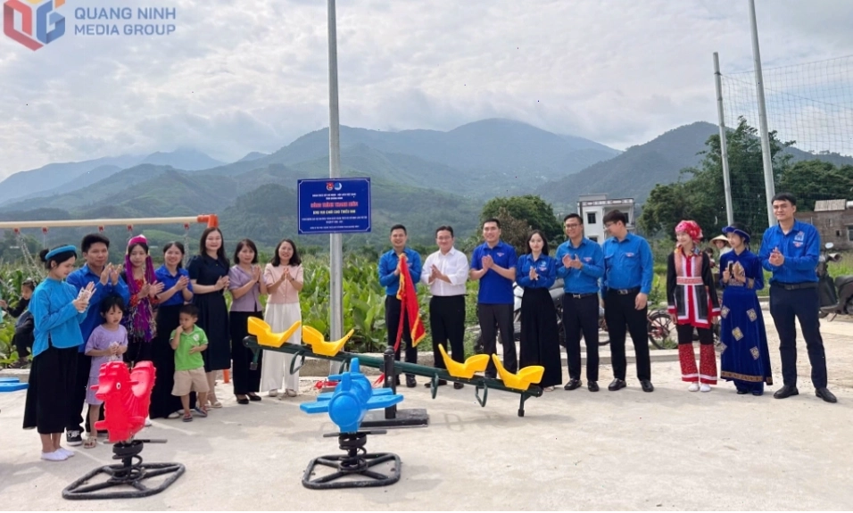 Trẻ em vui chơi an toàn trong mùa hè