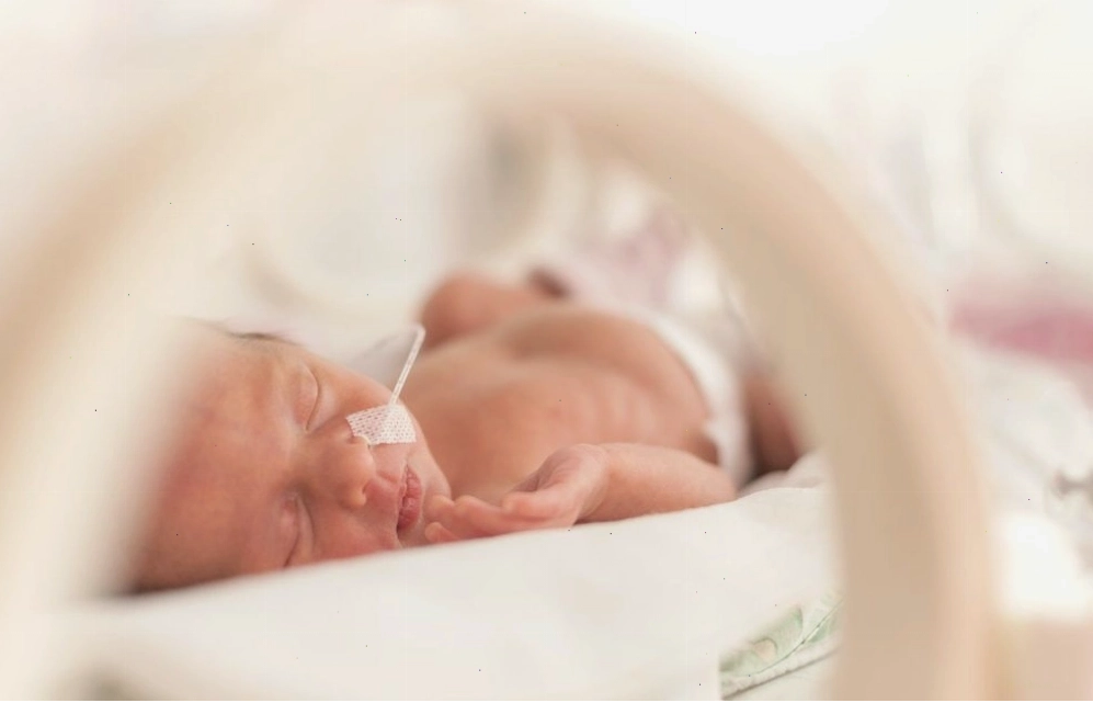 Trẻ sinh non cần được tầm soát thính lực