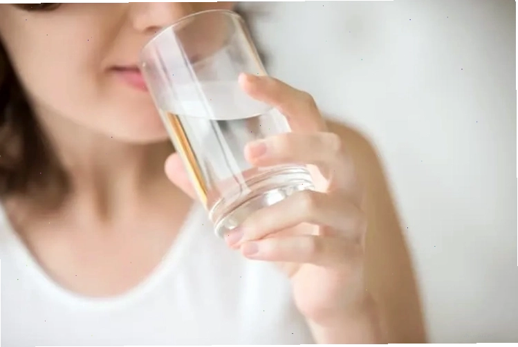 Triệu chứng chứng khát nước