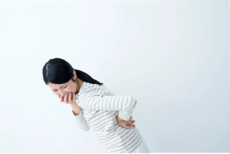 Triệu chứng đau bụng âm ỉ dưới sườn phải lan ra vai