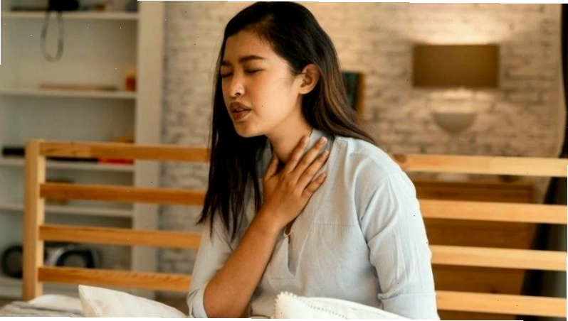 Triệu chứng khó thở đi kèm phân đen