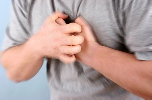 Tức ngực ở giữa là bệnh gì và những lưu ý y khoa quan trọng
