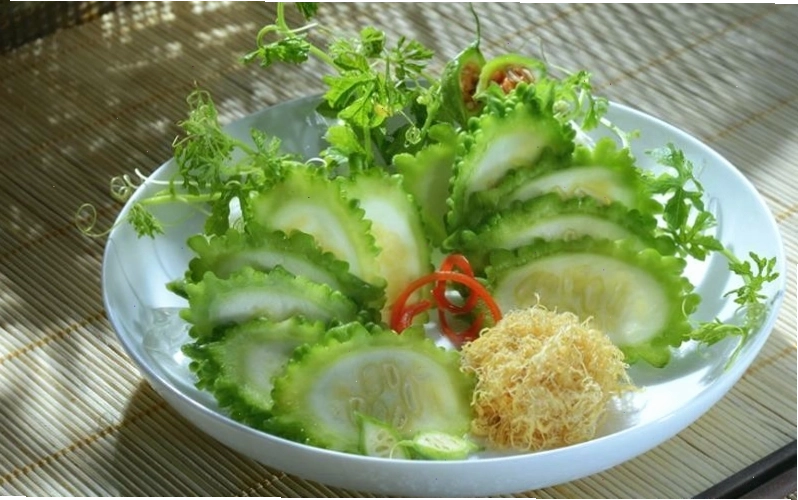 Uống trà thảo dược